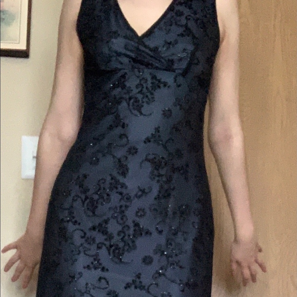 cute dress! Just doesn’t fit how I like. worn once (besides in the pictures)
